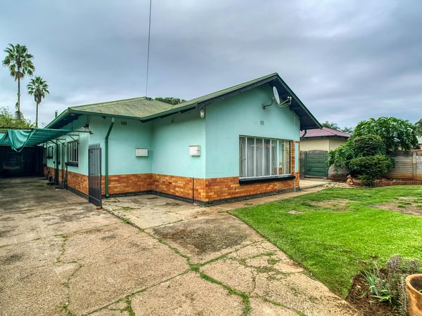 Accrocher des miroirs décoratifs sans percer les murs